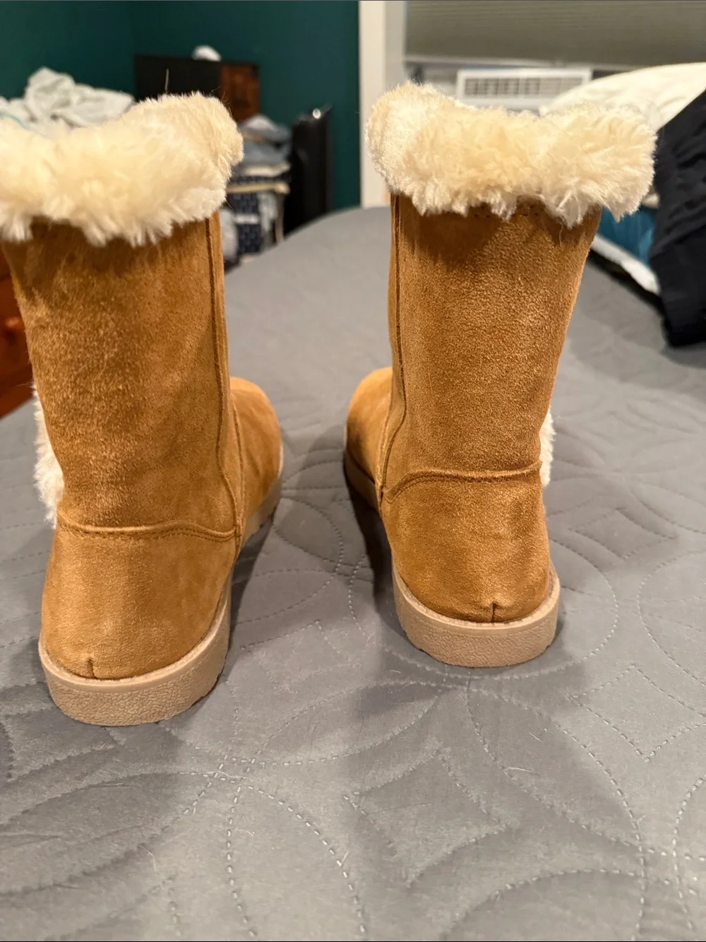 Women's Suede Faux-Fur Lined Winter Boots - Chestnut
